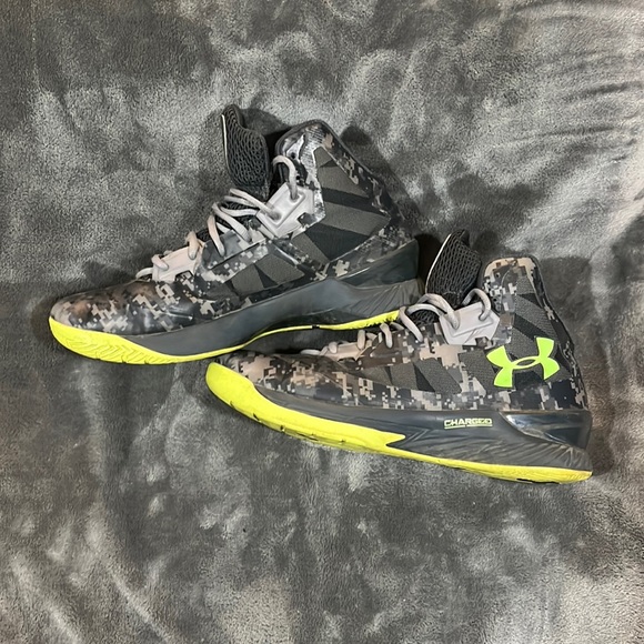 Under Armour Charged Lightning 3 Graphite Black #1269277-040 Mens Sz 10 GUC - Picture 2 of 6